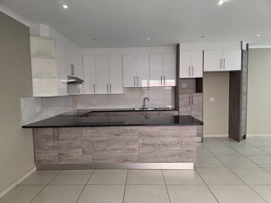 5 Bedroom Property for Sale in Beacon Bay North Eastern Cape